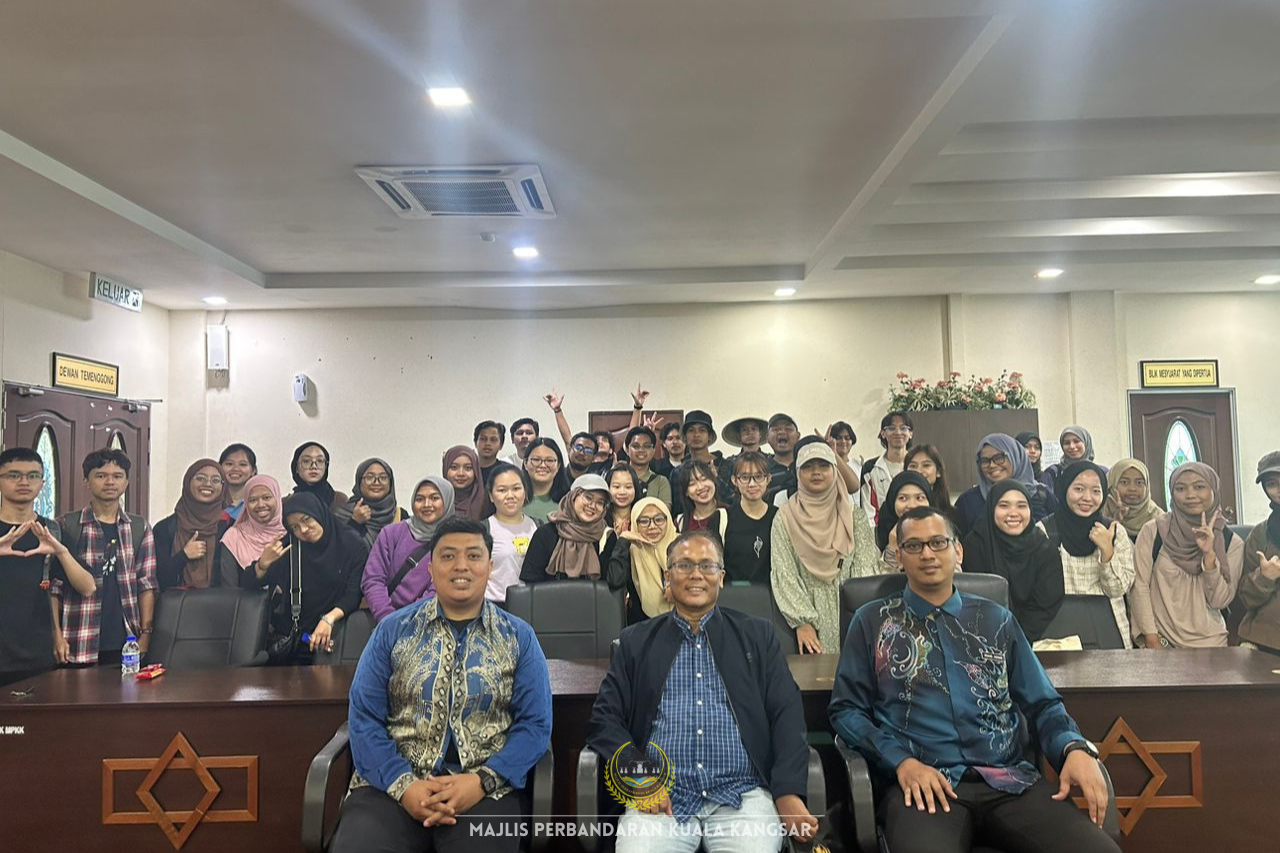 Lawatan Akademik Pelajar Universiti Kebangsaan Malaysia Ke Majlis Perbandaran Kuala Kangsar